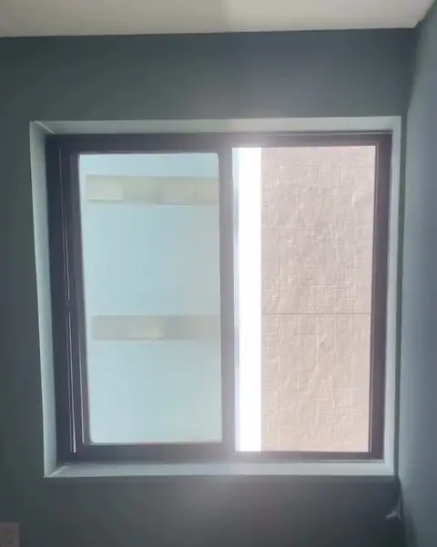 Antes da limpeza: janela do quarto, Edf. Uirapuru